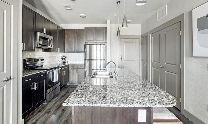 Denton Apartment | Modern Apartment in Prime Location (ID9427X28)