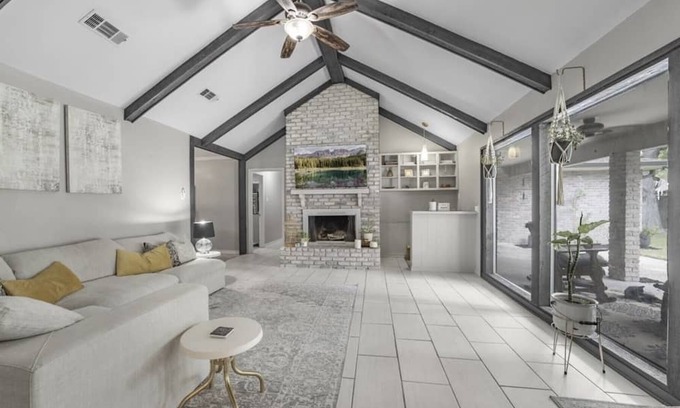 Broadmoor House | Large modern cozy spacious home great Location 2min from interstate Private yard