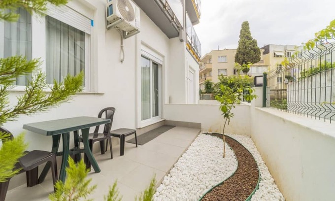 Antalya City Centre Apartment | Charming and Central Flat near Beach in Muratpasa