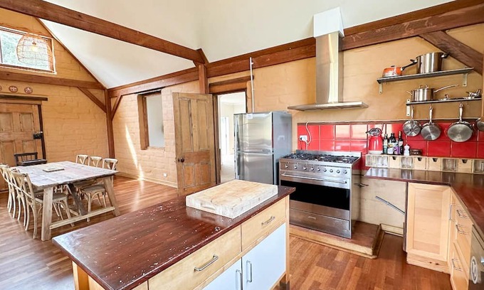 Beechworth House | Rustic Retreat - A Cyclist's Paradise!