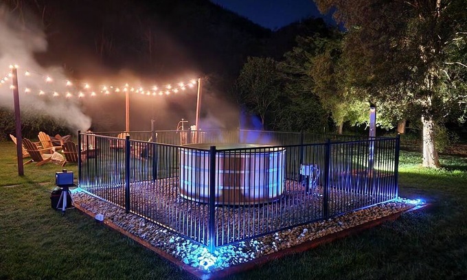 Bright Cabin | Welcome to The Banya Place – an experience like no other.