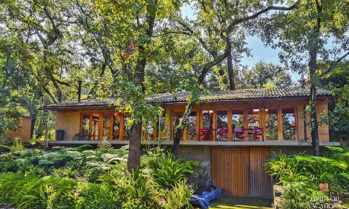 Valle de Bravo House | Unique Home, 20-acre Ranch, Private Lake, Outdoor BBQ, Pizza Oven & Dining Table