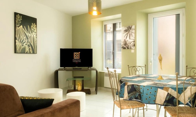 La Gaubretiere House | Homerez - House for 4 ppl. with jacuzzi, spa and garden at La Gaubretière