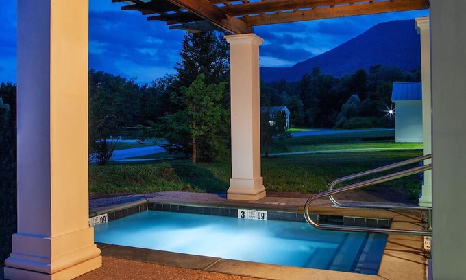 Manchester Hotel | Scenic Golf & Spa Escape with Mountain Views and Trails Nearby