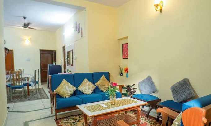 Jaipur Apartment | 2-bedroom apartment in welcoming Jaipur with AC/WIFI/kitchen/Dining Area/TV/