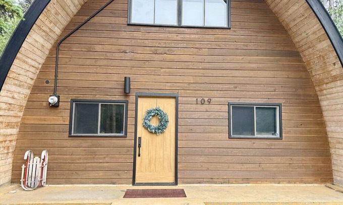 Okanagan-Similkameen House | Apex Mountain ~ Mandevilla