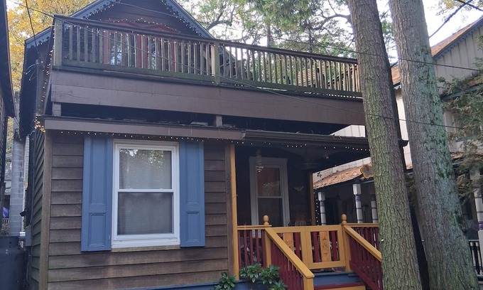 Mount Gretna Heights Cottage | Delightful cottage with AC and Heat in charming Mount Gretna for year-round FUN!