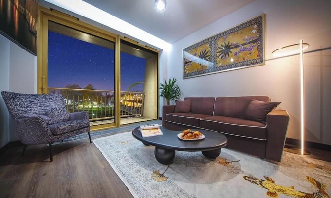 Wroclaw City Center Apartment | Two-Bedroom Presidential Apartment with City View