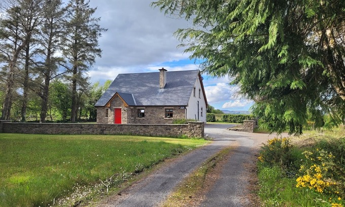 Connacht Cottage | The Cosy Cottage