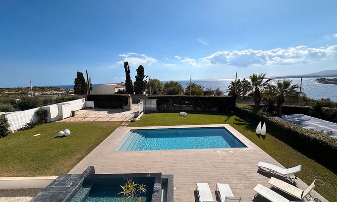 Plemmirio Villa | Villa Opulentia with Pool and Sea View