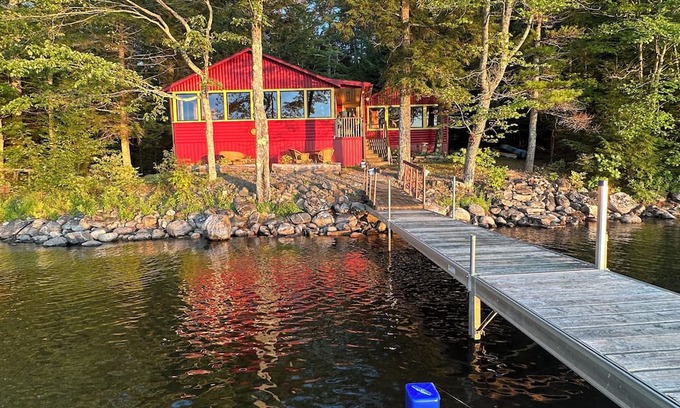 Jefferson Cabin | Cozy lakefront cabin on Damariscotta Lake, relax & enjoy summer as it should be.