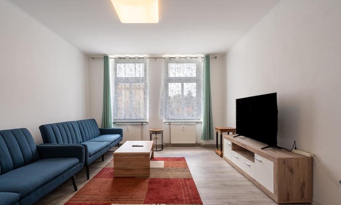 Gera Apartment | Apartment 'Theater' with Wi-Fi