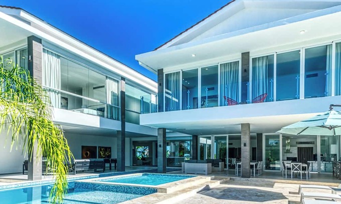 Punta Cana Villa | Deluxe 6-bedroom villa in gorgeous Punta Cana with AC Wifi Golf Cart