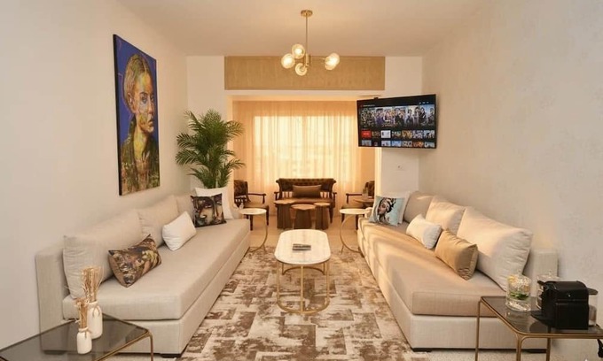 Casablanca House | The Casablanca Executive