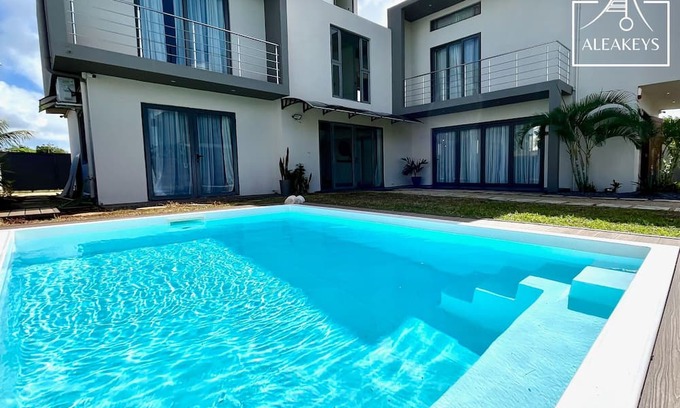 Calebasses House | Villa Cottage 8 guests Pool A/C rooms Wi-Fi 10 min from Grand Baie