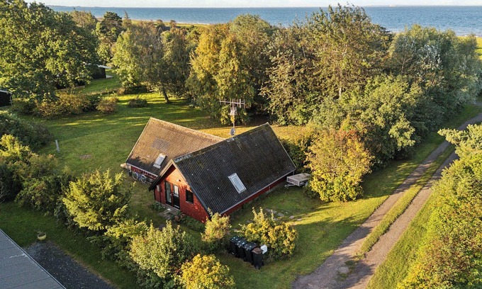 Sklskr House | Holiday home on idyllic Agersø by beach