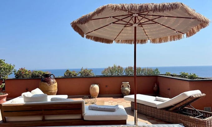 Varazze House | Holiday home 'Villa della Baia Sea