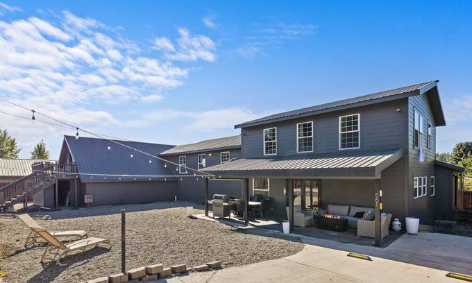 Ronald House | The Three Bear Retreat near Cle Elum Spacious 6/bdr 5/ba home