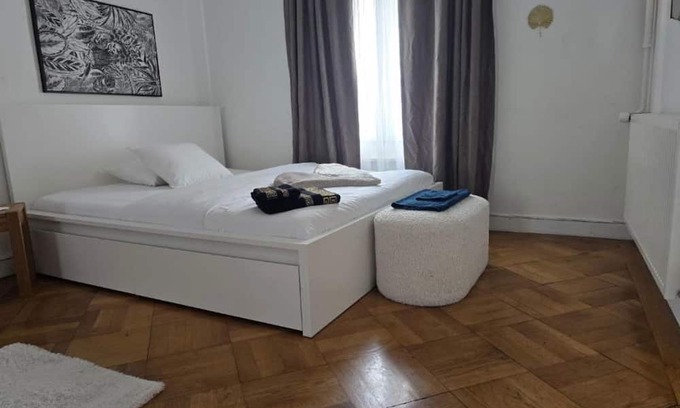 Mies Apartment | Quiet stay near Lake Geneva