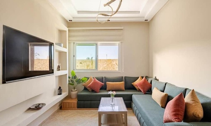 El Jadida Apartment | APT-Cinema Pool-Free Parking-Gym-Netflix