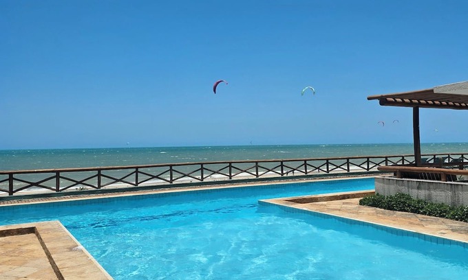 Colonia de Pescadores Apartment | Cumbuco BeachSun Oceanview Beachfront 3-bedroom apartment with AC, WiFi