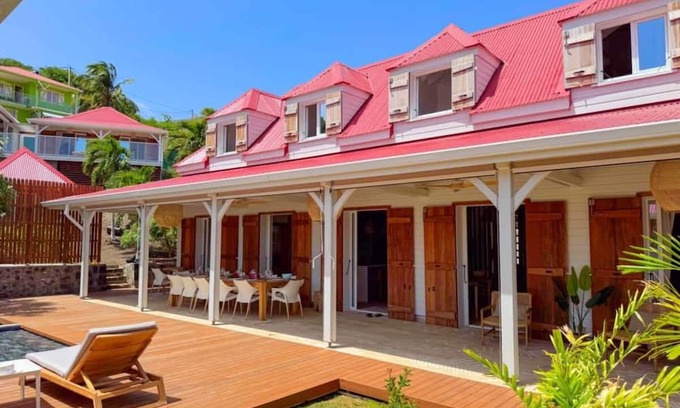 Terre-de-Haut House | White house, 3 bedrooms