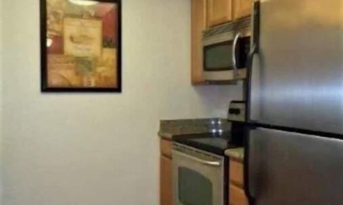 Modesto Condo | Cute and Cozy