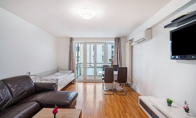 Ludwigsvorstadt-Kliniken Apartment | Apartment 'Aldars 10' with Balcony, Wi-Fi and Air Conditioning