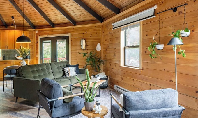 Elka Park Cottage | The Lily Pad – Cozy roundhouse nestled in the heart of the Catskill Mountains