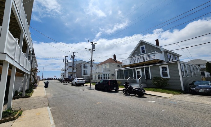 Hampton Apartment | G St Inn Unit 5 Lovely 1-bedroom apartment in Hampton with AC, WiFi