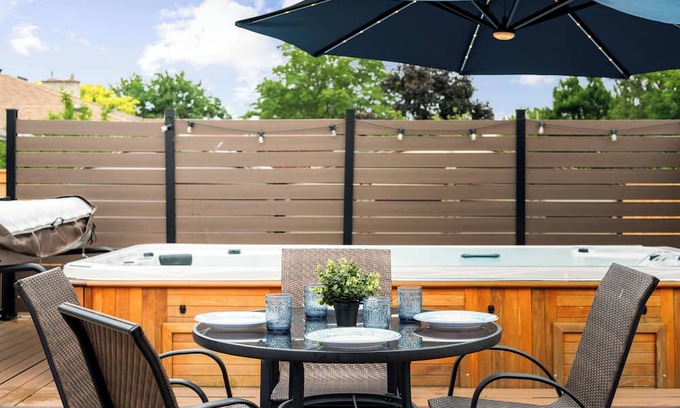 Niagara Falls House | Full Home in Niagara · Exclusive Spa Retreat