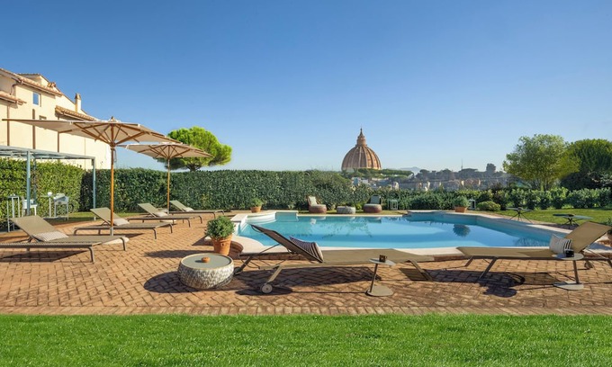 Vatican Apartment | Tower of the Moon - Luxury Stay with St. Peter View
