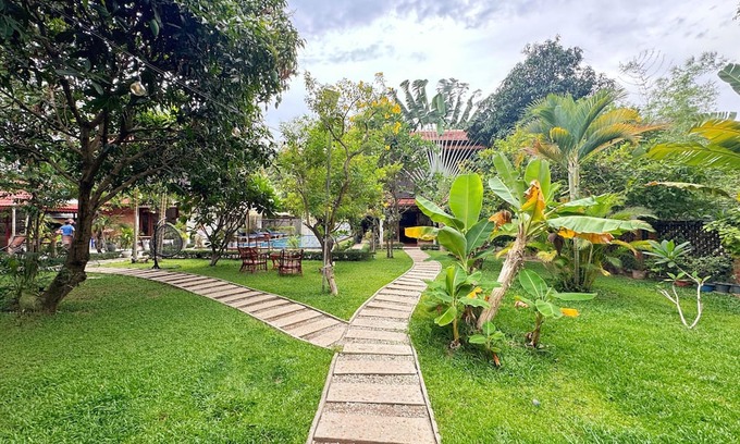 Siem Reap Villa | Spacious Two-villas with 5 bedrooms and AC-Share Swimming pool in Siem Reap