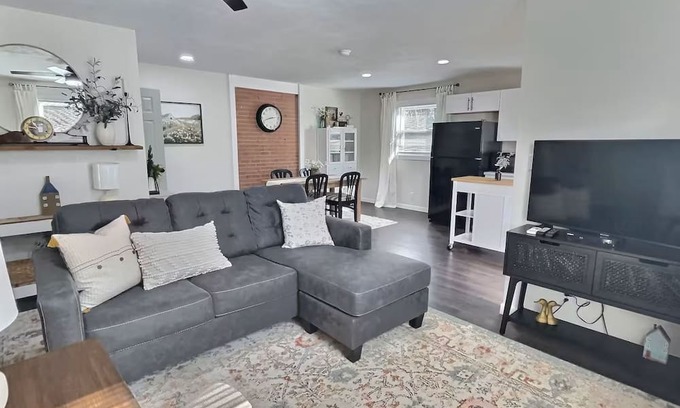 Blackberry Apartment | Chic 1-bedroom apartment with WiFi, AC minutes from Philpott Lake