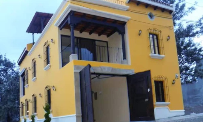Alotenango House | Antigua Gardens nSpacious 4-bedroom house in enchanting Alotenango with WiFi