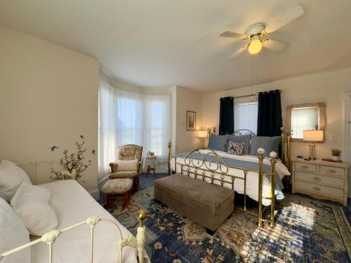 Gypsum Bed & Breakfast | Victorian Inn Bed & Breakfast Room 1 The Nest Nook