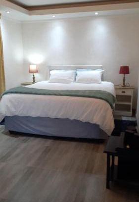 Greater Johannesburg Metropolitan Area House | Russell's Rest Rooms