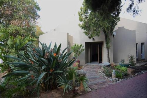 Garsfontein Hotel | Time Square Tranquil Suites