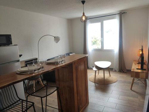 Sainte-Clotilde Centre Apartment | Kaz joli bois studio belle vue