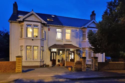 Penarth Bed & Breakfast | Weaver's House B and B