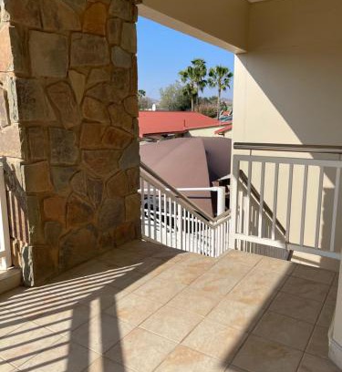 Windhoek House | Guest Apartment with pool